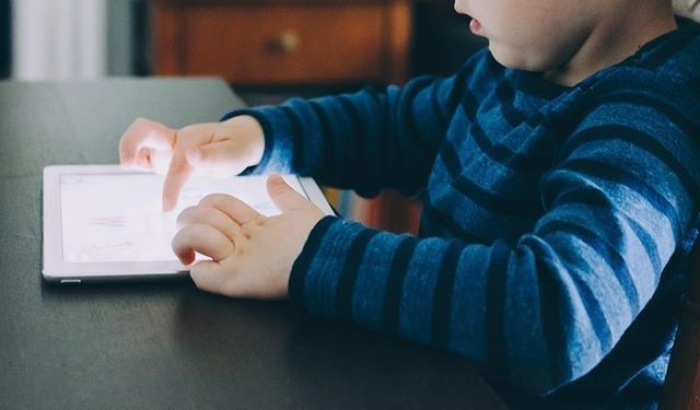 Dijital dünyada çocuklar için yeni kurallar: "Çocuk hattı" geliyor!