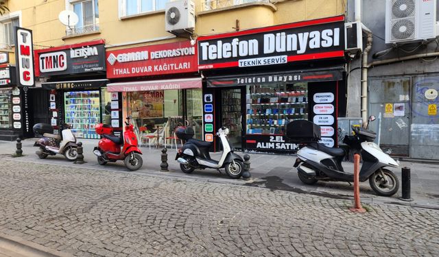 Eskişehir'de kaldırım işgali yayaları zora sokuyor