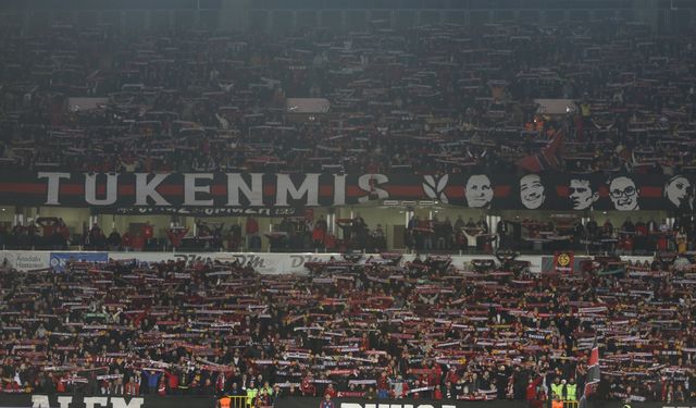 Eskişehirspor-Altay maçına özel bayrak şov!