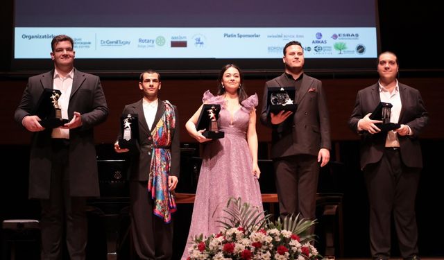 Anadolu Üniversitesi Konservatuvarı öğrencileri başarıya imza attı