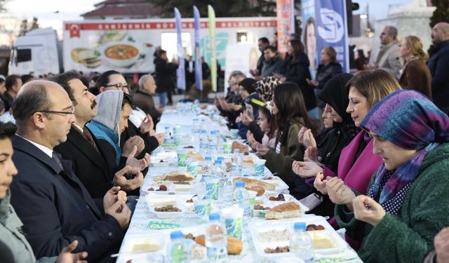 Seyitgazi’de Ramazan sofrası halkla buluştu