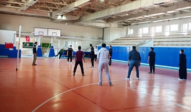 Mahmudiye’de voleybol çalışmaları hız kesmiyor