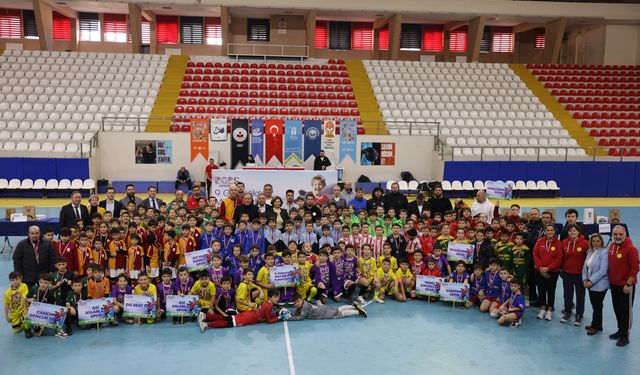 Eskişehir’de minik yürekler sahadaydı: 9. Futsal Şenliği sona erdi