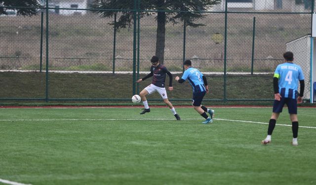 Minik Şimşekler zorlu sınavda