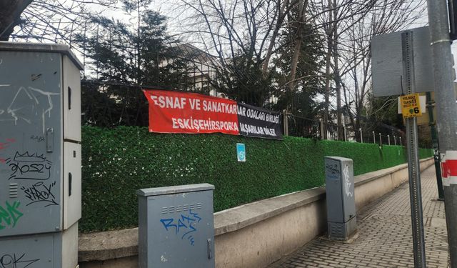 Esnaf ve Sanatkârlardan Eskişehirspor’a pankartlı destek