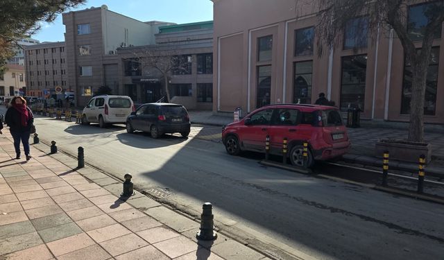 Eskişehir’de park yasağı tanınmıyor: Dubalar etkisiz kaldı!