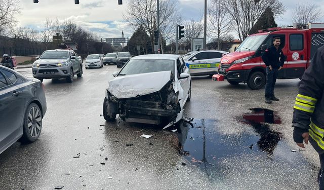 Eskişehir'de vakaya giden ambulans kaza yaptı!