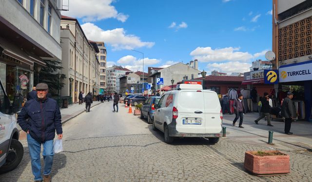 Eskişehir'de sürücüler yasak levhasını hiçe saydı!