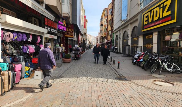 Eskişehir’de kaldırım işgali yaya güvenliğini tehdit ediyor!