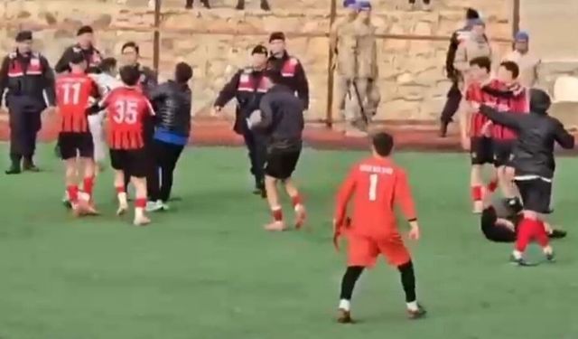 Süper Amatör Lig’de olaylı maç: Saha savaş alanına döndü!
