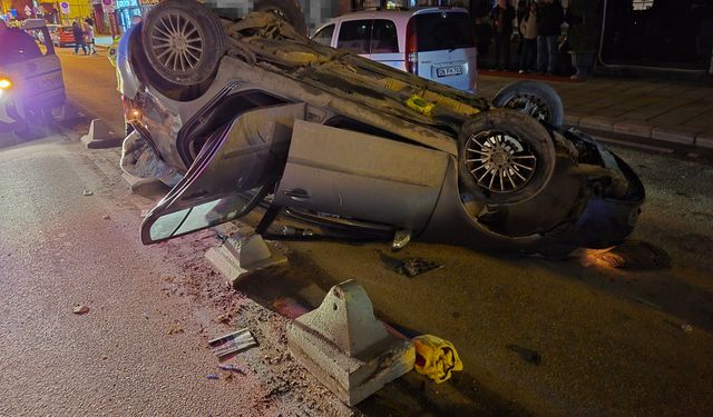 Eskişehir göbeğinde kontrol çıkan araç takla attı!