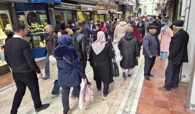 Altın fiyatları çakıldı: Eskişehir'de kuyucumlar tıklım tıklım!