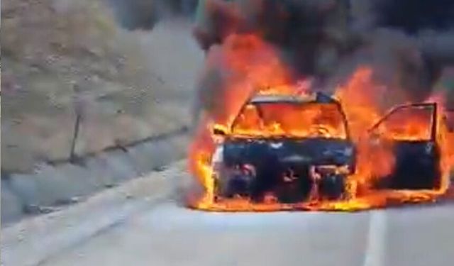 Afyon'da talihsiz kaza: 5 saat önce aldığı araç küle döndü