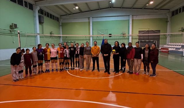 Anneler ve kızları turnuvada ter döktü