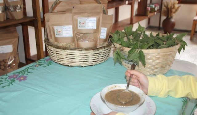 Isırgan Otlu Tarhana çorbası Ramazan ayının vazgeçilmezi