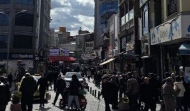 Eskişehirliler yağış öncesi güneşin tadını çıkardı!