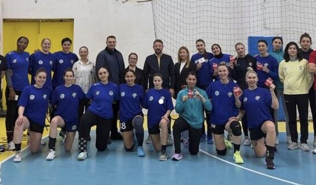 Hentbolculara başarılar dilediler