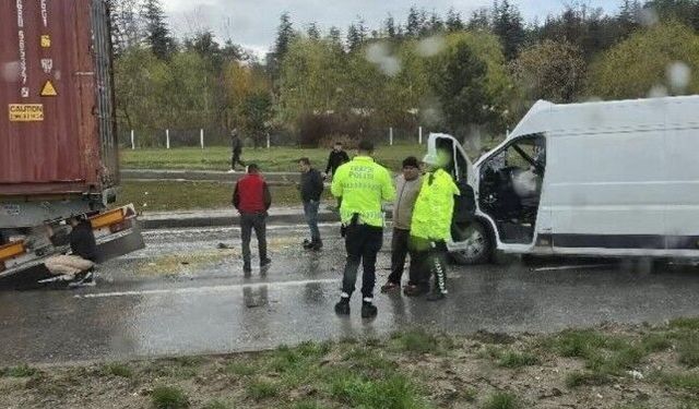 Eskişehir çevre yolunu kilitleyen kaza!