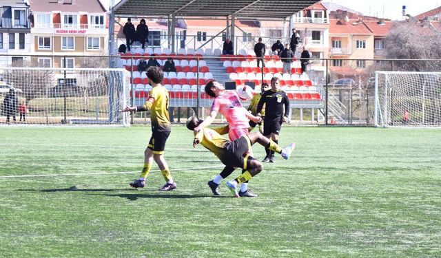 Esentepespor zirveyi korumak istiyor