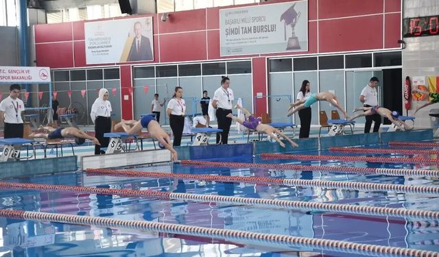 Küçük kulaçlar il birinciliği için atıldı