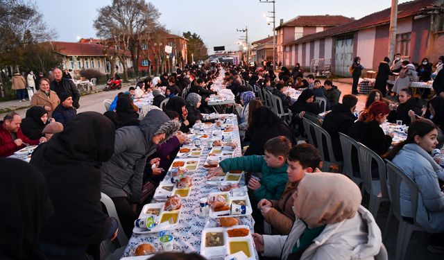 Tepebaşı’nda 2 bin vatandaş sokak iftarında buluştu