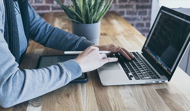 Ekran başında çalışanlar dikkat: Uzman isimden kritik uyarı!