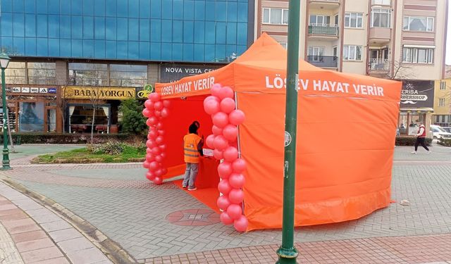 Eskişehir'de LÖSEV çadırı farkındalık yaratıyor