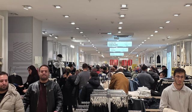 Eskişehir’de mağazalarda adım atacak yer kalmadı!