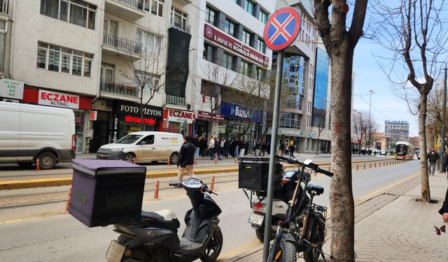 Eskişehir'de kuralları görmezden gelindi: Tabelaya rağmen