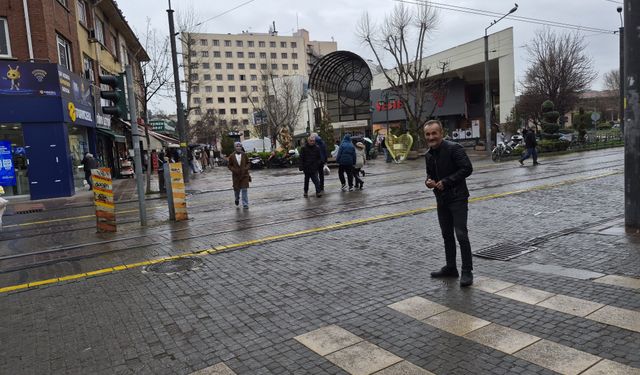 Meteoroloji uyarmıştı: Eskişehir'i sağanak vurdu!