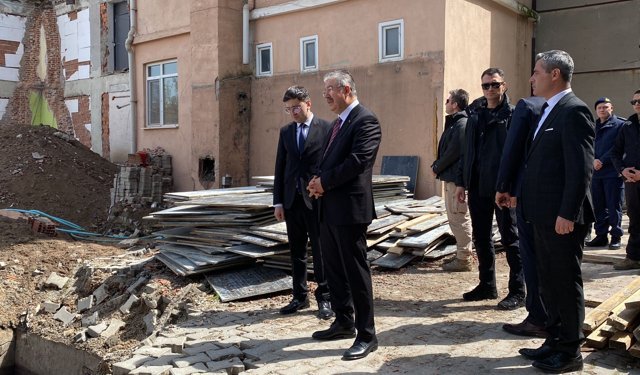 Vali Yılmaz'dan Alpu'ya ziyaret