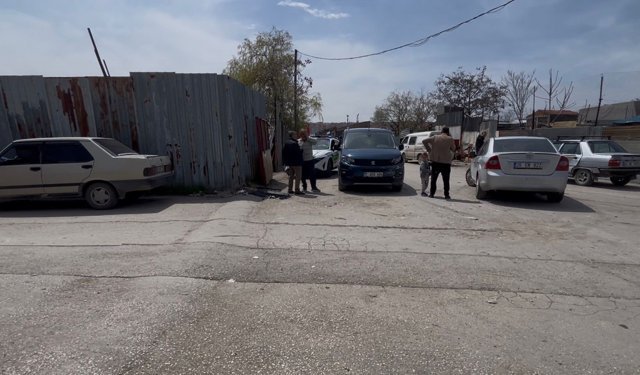 Eskişehir'de kaza büyüdü, araçlar hurdaya döndü