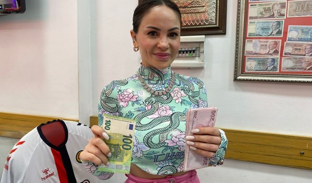 Eskişehir'de döviz bürosundaki  anlık dalgınlık örnek davranışla sonuçlandı