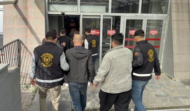 Eskişehir'de bıçaklı kavga sonrası 10 şüpheli adliyede!