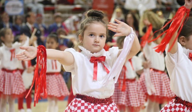 Eskişehir’de 23 Nisan kutlamalarına yoğun katılım