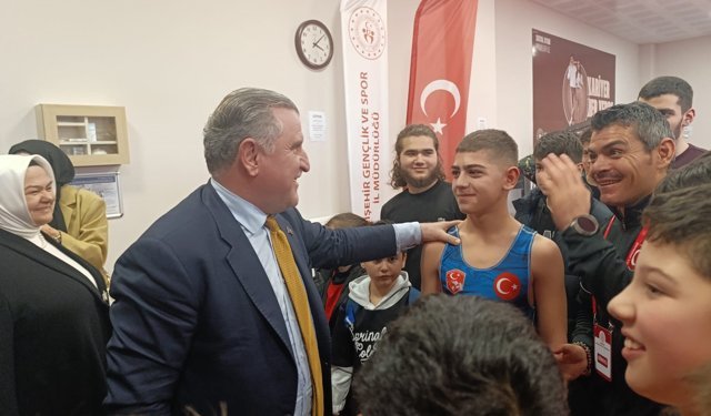 Eskişehirli güreşçi için milli kapı açıldı!