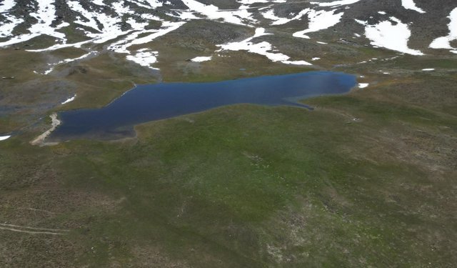 Afyon’da kış ve bahar aynı karede!