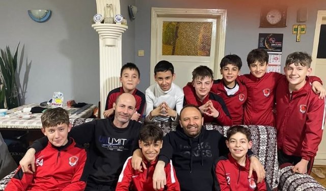 Ameliyat olan hocalarını ziyaret ettiler