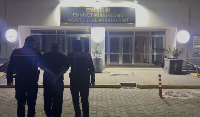 Eskişehir'de ekiplerden nokta atışlı operasyon: 29 yıllık hükümlü yakalandı
