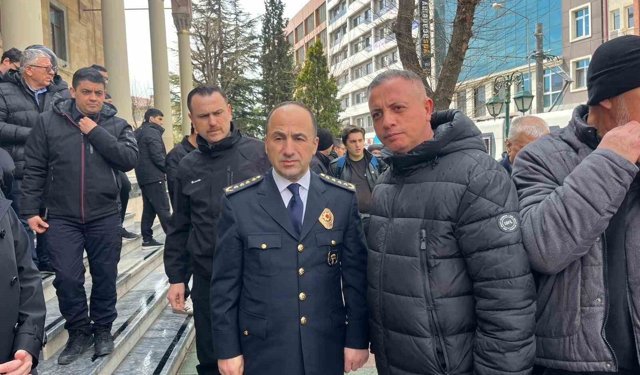 Eskişehir'de mevlit çıkışı vatandaşlara lokma ikramı