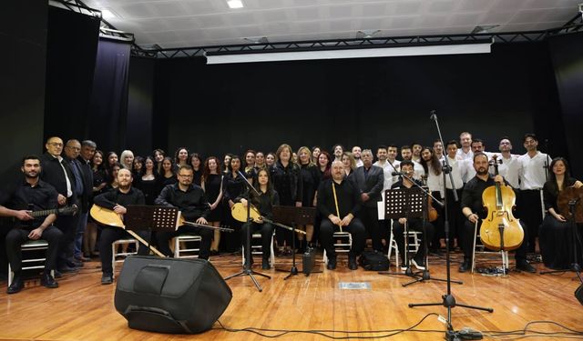 Eskişehir Gençlik Korosu Çifteler’de büyüledi