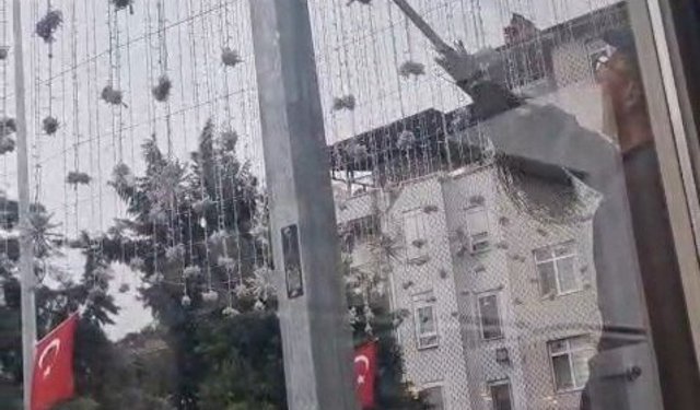 Kütahya'da temizlik işçisinin bayrak duyarlılığı