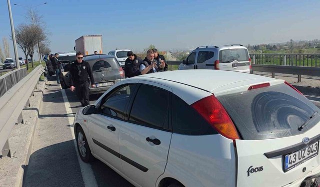 Kütahya'da zincirleme trafik kaza: 5 araç birbirine girdi