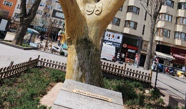 Hamamyolu’nda “Kültür ve Sanat Çınarı” dikkat çekiyor