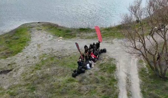 Eskişehir’de gönüllüler Zemzemiye Göleti’ni temizledi