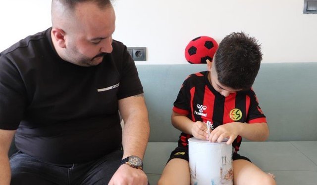 Minik taraftardan Eskişehirspor’a anlamlı destek