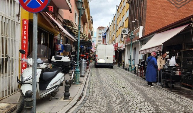 Eskişehir'deki araç parkı tepki çekiyor