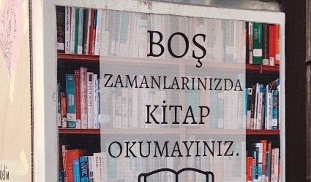 Eskişehir'de kitapçıdan dikkat çeken mesaj