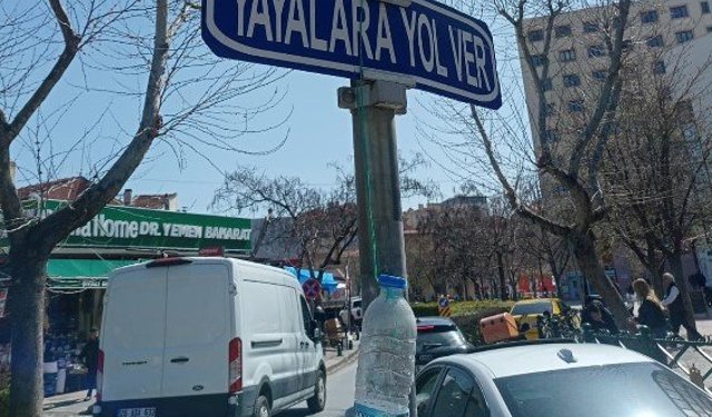 Eskişehir'de uyarı levhasında dikkat çeken detay!