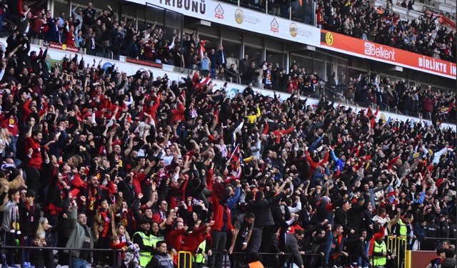 Eskişehirspor'a Play-Off öncesi şok karar: Taraftar giremeyecek!